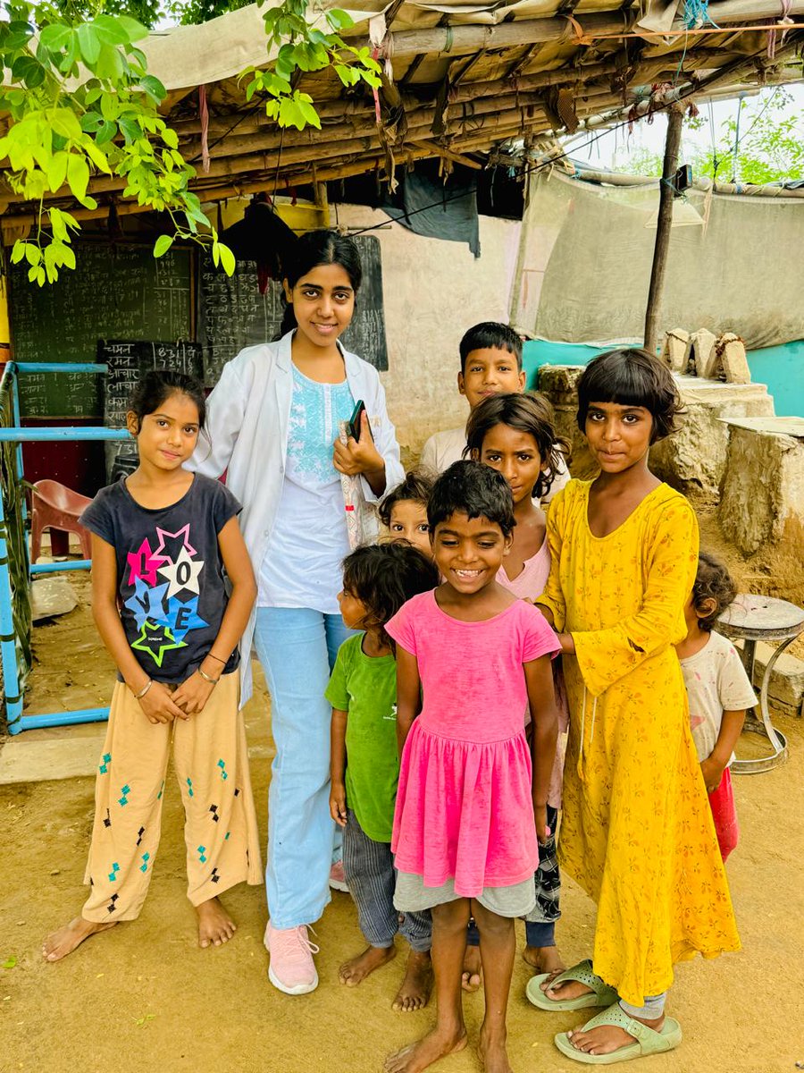 Alok4Tech's tweet photo. Huge round of applause and a big hug to our rockstar sikar team!🫂❤️

We did it! 🥺Our first educational drive in Sikar was a massive success, and we couldn't have done it without the incredible efforts of Lakshita Lakshita Saini and Yunus ! You both are amazing🤩! @Aashraya_07 https://t.co/n68tI5e8pf