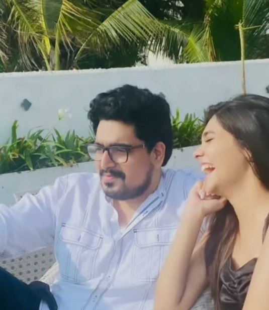 Nayyysss8's tweet photo. #RonAli best nashedi couple 🥴❤️
Nibbi Rathod hesitates to show her bf in front of people in the fear of losing shippers who are the only way to her fame & success. Lies in her ig stories calling him "dost"
#PranaliRathod #pinkvillatelly #yrkkh https://t.co/3Chzt17jww