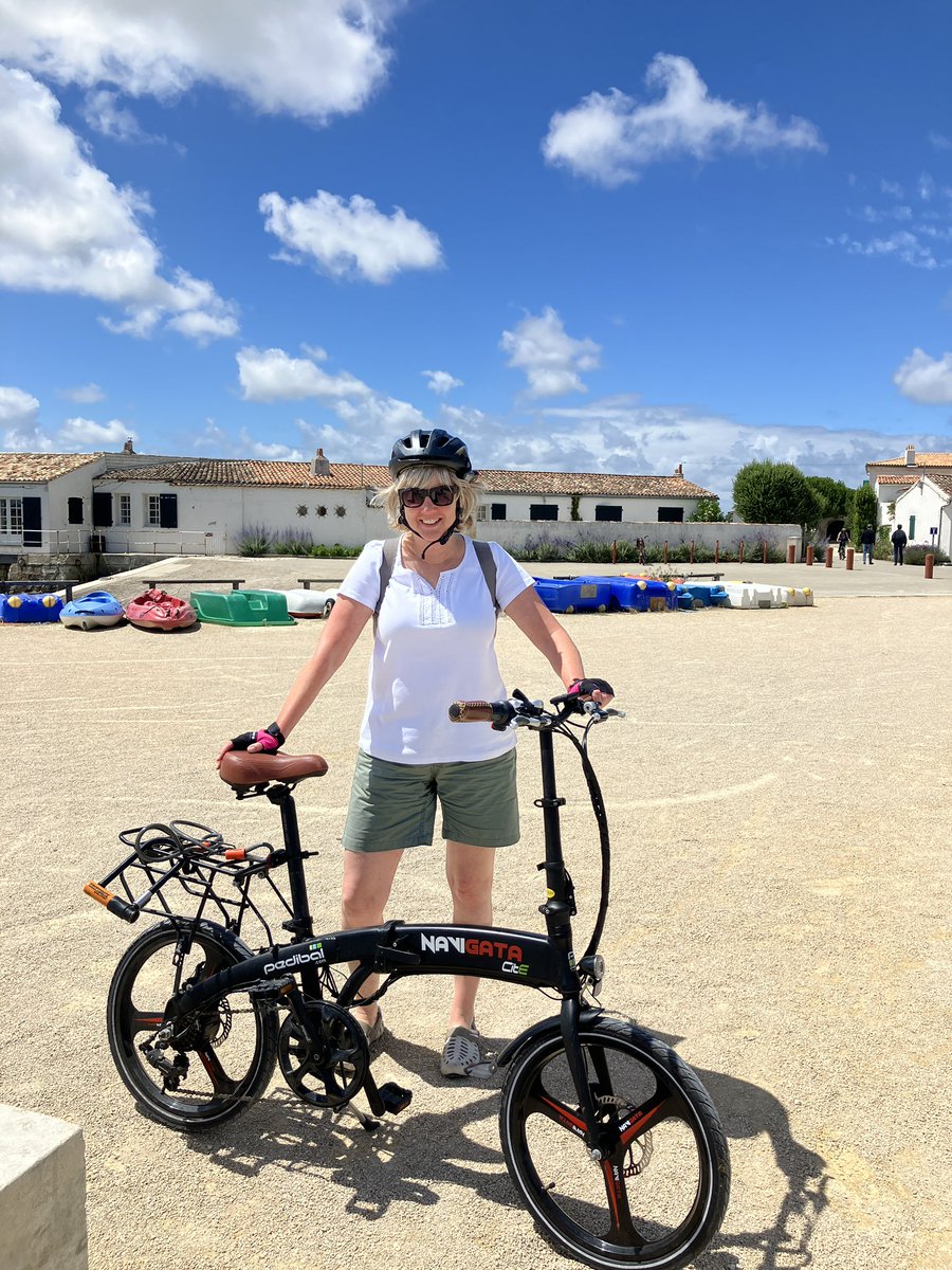 foodgrower's tweet photo. Wonderful day exploring #ilederé by #bike. With #harbour, #saltmarshes & #vineyards. Took the opportunity to buy some #localsalt & forage #rocksamphire & #saltbush for dinner. #seafoodpaella with #homemade #stock using the left over #langoustine. Delicious #campervanadventures https://t.co/DlbA7fQsGH