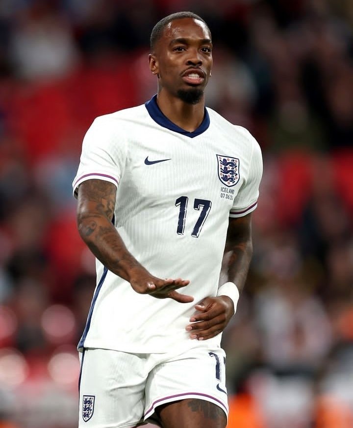 UtdFaithfuls's tweet photo. 🚨 NEW!

Ivan Toney WANTS TO JOIN Manchester United, and his agent has already informed Brentford of his decision.

Man Utd are also interested in the player, per CF Bayern.

👀🔥 https://t.co/qoSghQYNyd
