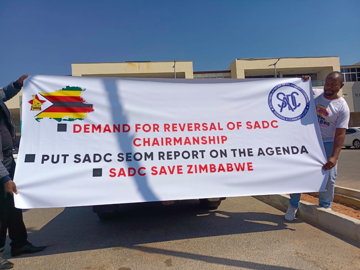 Hareruya Hama Dzinodikana!

Zimbabwe Needs National!

Confrontational Politics ain't working at all just like Confrontational Gospel.