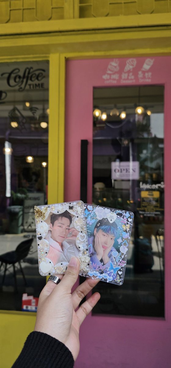 myungiggles's tweet photo. unplanned visit to #CYB3RSAN 
(also unplanned outfit match with the wall deco HAHA)

thank you admins @planned2love for organising!! https://t.co/RxAr3y1wjU