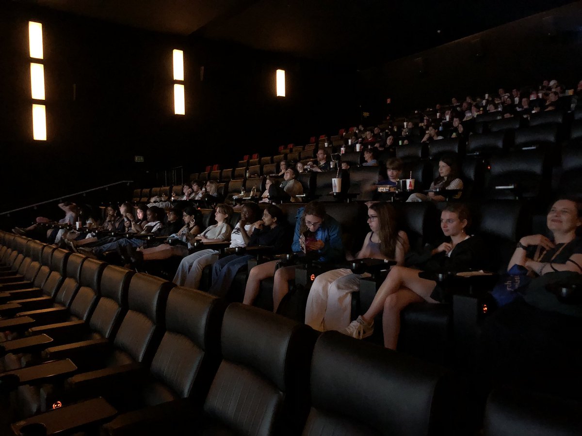 The obligatory Brandenburger Tor photo, where it was decided that in this rain, open air opera doesn’t stand up to Minions in German @NLCS1850