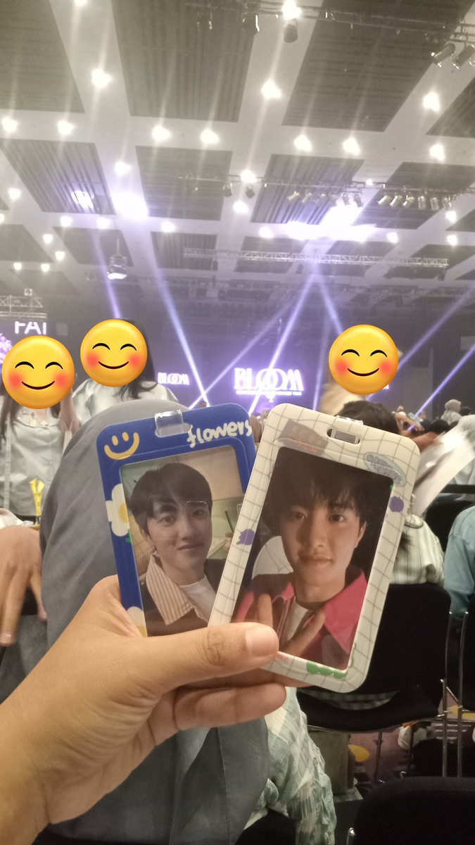 euforiyah's tweet photo. i'm in omg 😭🤩🩵

Kyungsoo liat aku plisss... 

#FANCONCERT_BLOOM_inJKT #BLOOMinJAKARTA #DOHKYUNGSOOinJAKARTA https://t.co/3DiEE6lFoy