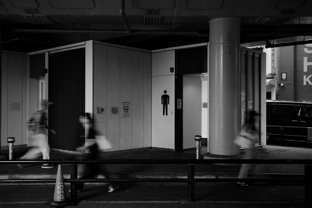 Str8Outta960's tweet photo. RICOH GR IIIx

#gr3x #griiix #grsnaps #ricohgr #grist #shootgr #streetphotography #streetsnap #monochrome #bnwphotography #モノクロ #白黒写真 #スナップ写真 #ストリート写真 #yousawscenes #キリトリセカイ #写真好きな人と繋がりたい #吉祥寺 https://t.co/DgdlBlws0O