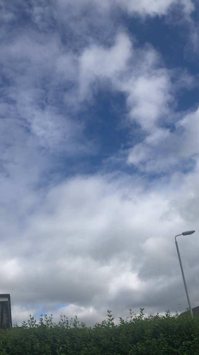 IonisedSkyWatch's tweet photo. Good morning #Julember 13th ๐๐ค Iโm guessing this dry 2-3 days is our summer here in Kirkintilloch ๐คจ๐คก๐ https://t.co/o4InQRJfTm