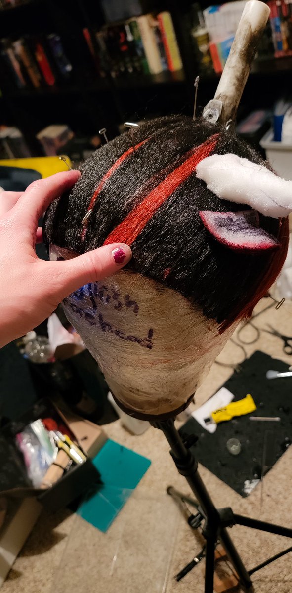 Dust_Hallow's tweet photo. Lmfao this is so fking messy XD. FIRST LAYER OF BASE DONE WOO! Time to air brush the horns before I measure where to put them and move onto layer two and bangs. 
#twistedwonderland #twist #twst #liliavanrouge #liliavanrougecosplay #リリア・ヴァンルージュ https://t.co/CtR1Rrj2xm