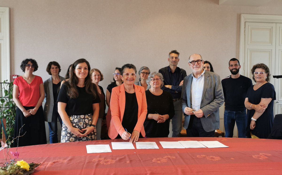 Signature de Convention entre le <a href="/Maine_et_Loire/">Département Maine-et-Loire</a> , le CCAS et <a href="/49loireauthion/">49loireauthion</a>  pour une action sociale  partagée et efficiente  au regard des enjeux  et priorités  des habitants  du territoire.<a href="/MajoriteDep49/">Majorité départementale 49</a>