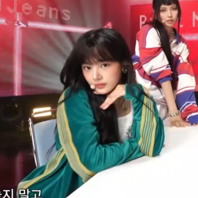 Minggom_16's tweet photo. 롸잇나우김민지가 너무해 https://t.co/QuyqpMocB6