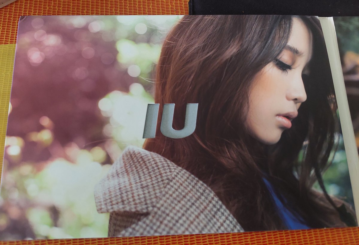 miraliyana's tweet photo. It's damn hard to get the old albums now. Finally, owning this Real+ album ๐ค๐โฅ๏ธ
With my fave tracks ๋๋ชฐ์ด and Cruel Fairytale (song that help me a lot during my hardest time, "Nothing lasts forever~ Nothing really matters~")
#IU
#RealPlus https://t.co/6x6vwo9mT6