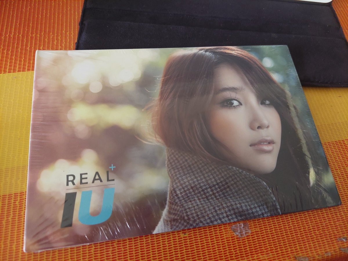 miraliyana's tweet photo. It's damn hard to get the old albums now. Finally, owning this Real+ album ๐ค๐โฅ๏ธ
With my fave tracks ๋๋ชฐ์ด and Cruel Fairytale (song that help me a lot during my hardest time, "Nothing lasts forever~ Nothing really matters~")
#IU
#RealPlus https://t.co/6x6vwo9mT6
