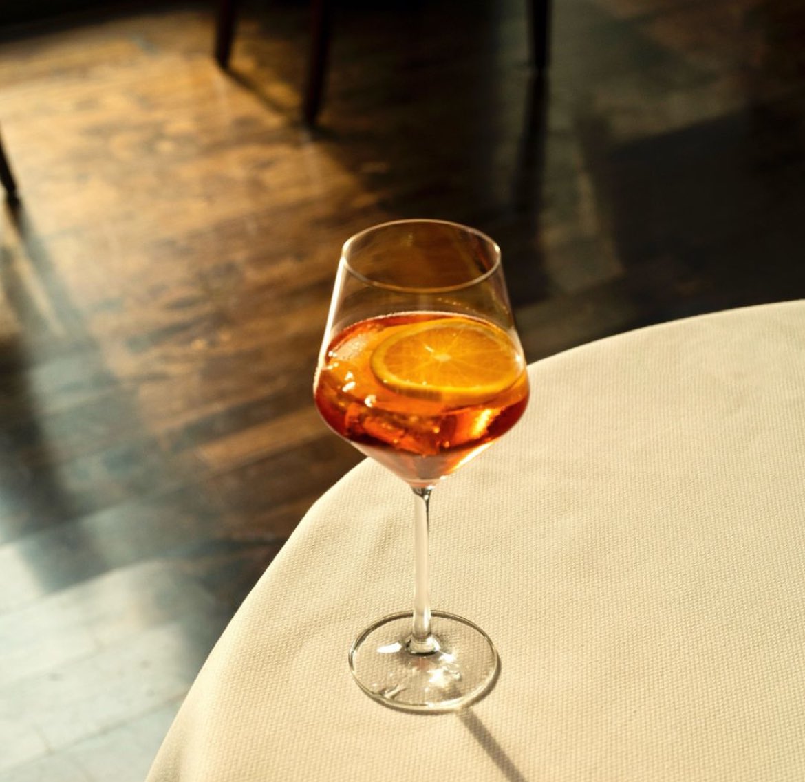 Indian_Accent's tweet photo. evenings at #indianaccent with our aperol spritz <3
nothing like natural sunlight to make a space feel welcoming from dawn to dusk.
#indianaccent #evenings #newdelhi #inventiveindian https://t.co/L06zpEqCmv