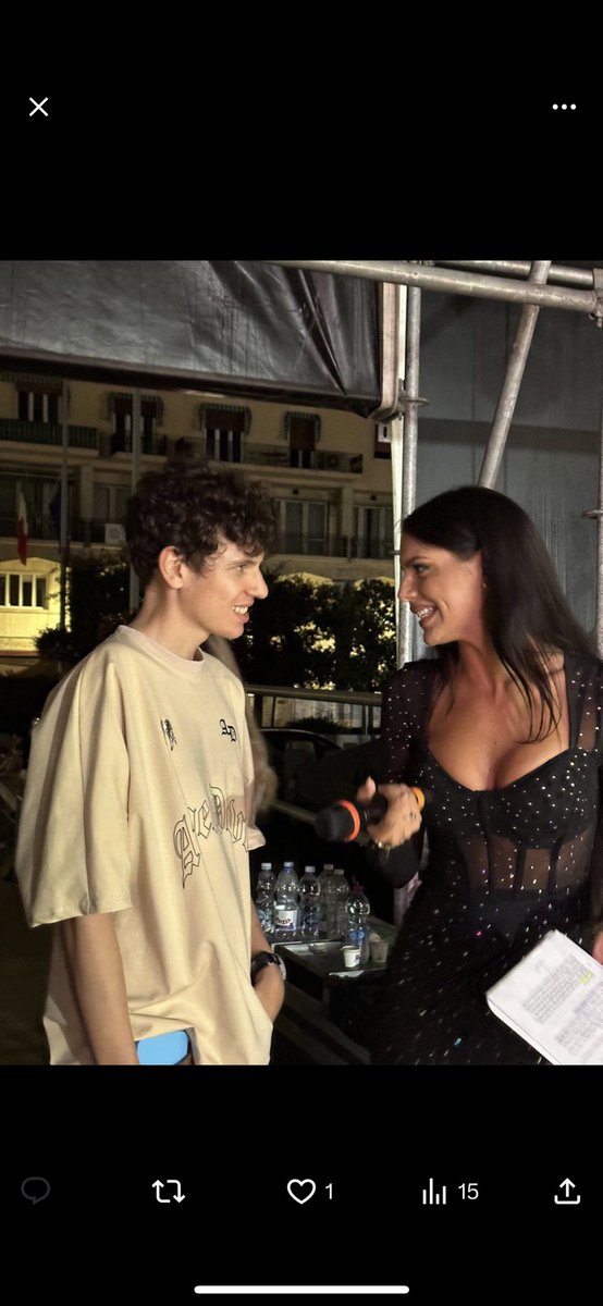 amiciuufficiale's tweet photo. #drojette trovate le differenze https://t.co/dzC61lVTSW