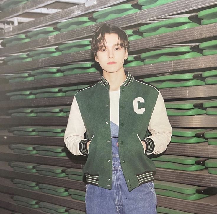 wnwuspace's tweet photo. that lasallian guy! 💚

— a hvc au 

your friend warned you about lasallians, she told you to stay away from them just because she had a traumatic past with one of the guys from dlsu. 

of course you listened to her, but it wouldn’t hurt if you tried talking to one, right? https://t.co/hmzKzlSaRa