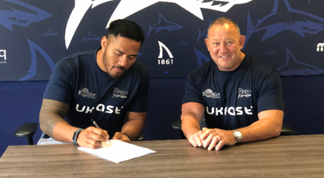 On this day in 2020: <a href="/SaleSharksRugby/">Sale Sharks 🦈</a> confirmed the   much-rumoured signing of <a href="/Manutuilagi/">MTU</a> - even Dimes looked chuffed!