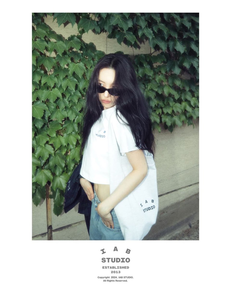 Sunmi_Union's tweet photo. [#INSTAGRAM] Sunmi update:

“Meaningful work @/iabstudio 

@/realisshoman 
@/hanjunekim 
@/_ddongmii_

#iabstudio”

🔗https://t.co/LWbQUVPuMz

#SUNMI #선미 https://t.co/LANKNkcEJW