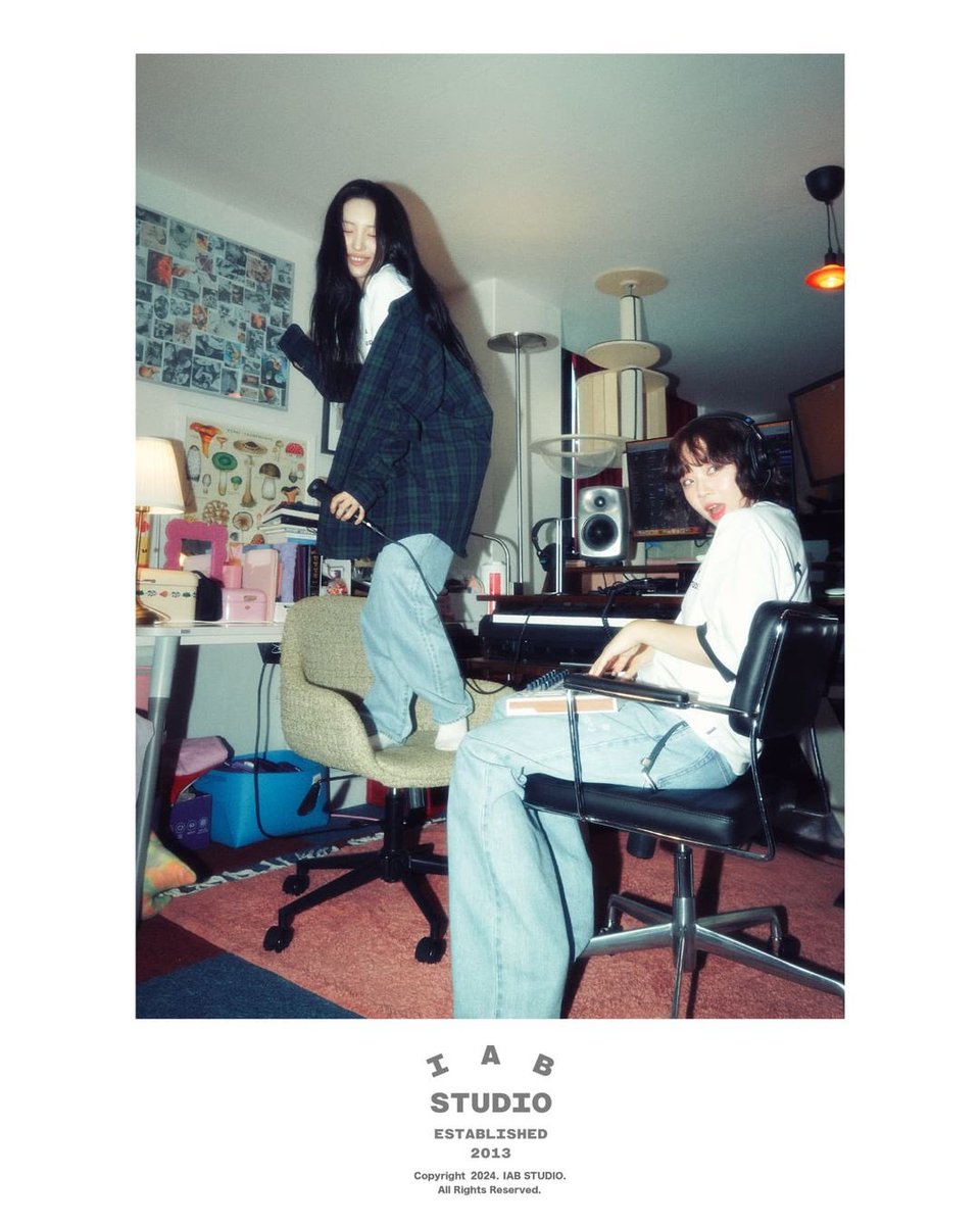 Sunmi_Union's tweet photo. [#INSTAGRAM] Sunmi update:

“Meaningful work @/iabstudio 

@/realisshoman 
@/hanjunekim 
@/_ddongmii_

#iabstudio”

🔗https://t.co/LWbQUVPuMz

#SUNMI #선미 https://t.co/bTCaqUSMW6