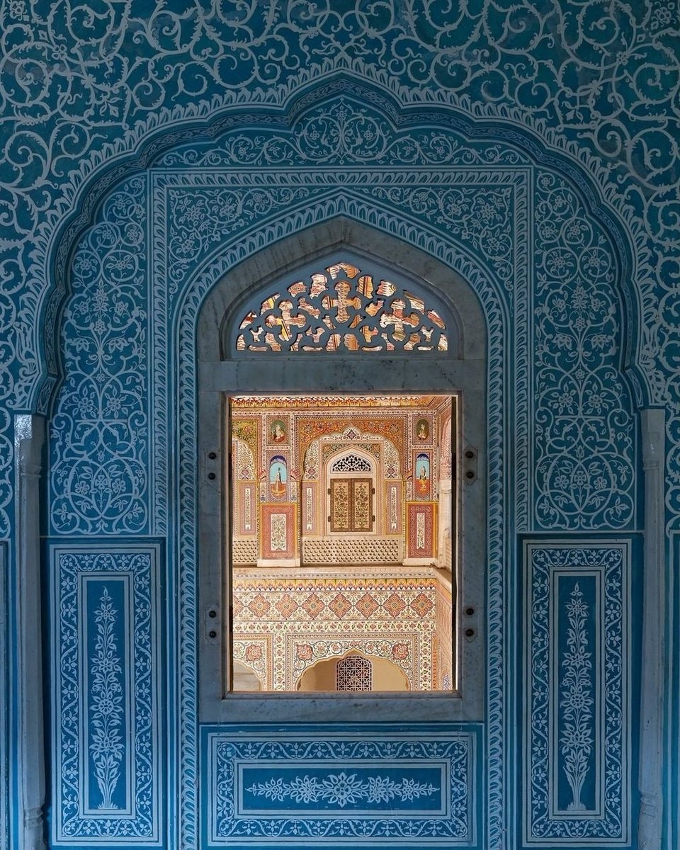 the_conqueror56's tweet photo. Color Blue in Rajput Art. https://t.co/SD4UK2s4py