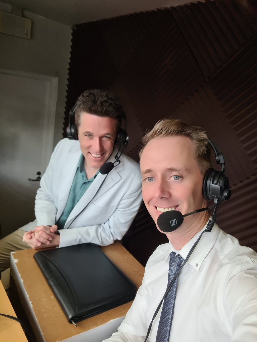 Scott Bailey (@scottbailey23) on Twitter photo Great to have a broadcasting legend <a href="/Quinny_1/">Nick Quinn</a> here in the booth at Kranji.
Finding winners and disecting the winners from Singapore.
🇦🇺's in 🇸🇬
<a href="/ladbrokescomau/">Ladbrokes Australia</a> <a href="/dan_cobby/">Dan Cobby</a> Great to have a broadcasting legend <a href="/Quinny_1/">Nick Quinn</a> here in the booth at Kranji.
Finding winners and disecting the winners from Singapore.
🇦🇺's in 🇸🇬
<a href="/ladbrokescomau/">Ladbrokes Australia</a> <a href="/dan_cobby/">Dan Cobby</a>