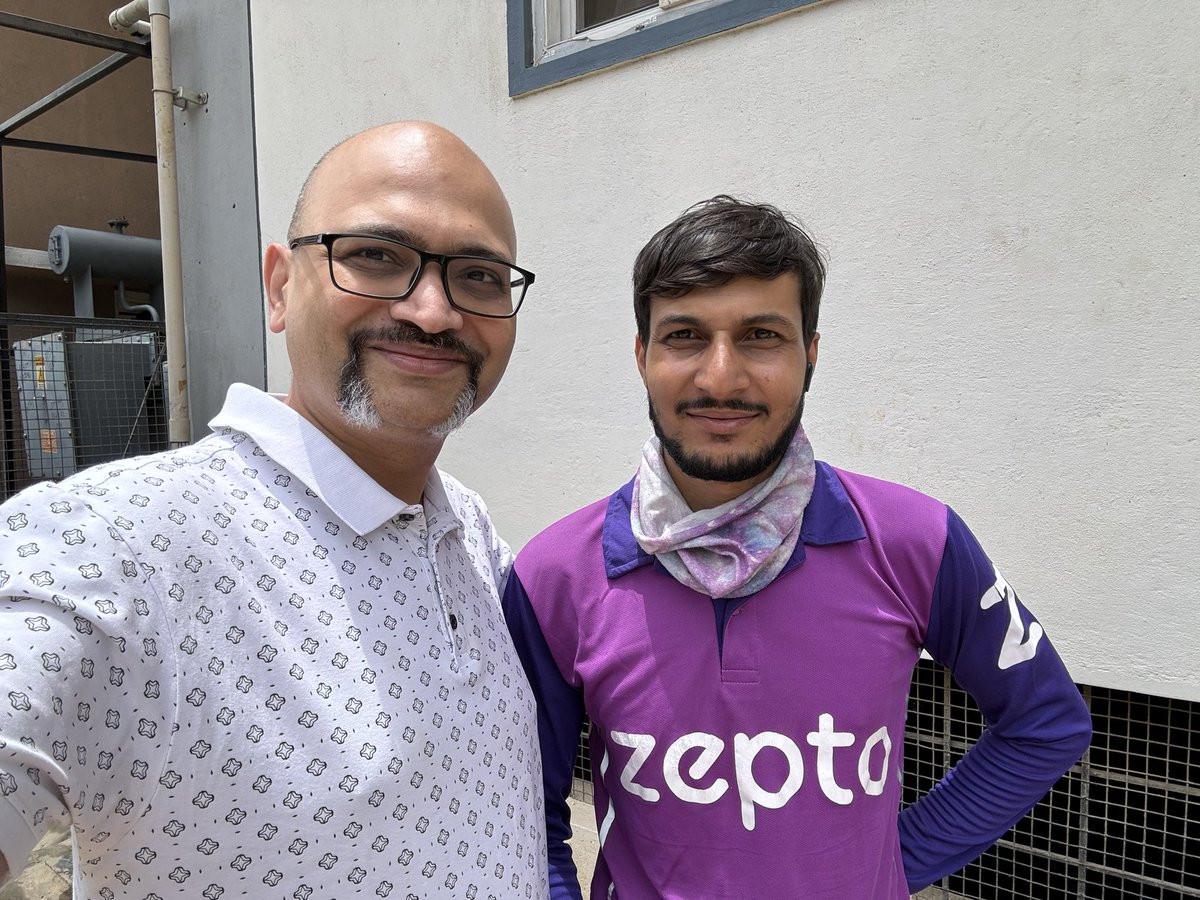 Ashwinikumar's tweet photo. It was super fun celebrating @ZeptoNow Turns 3 by delivering gift box to our customers!!

Happy birthday Zepto!! #zeptoturns3

@aadit_palicha , @v0hra , @NikhilMittal__ https://t.co/G1p9lCCId7