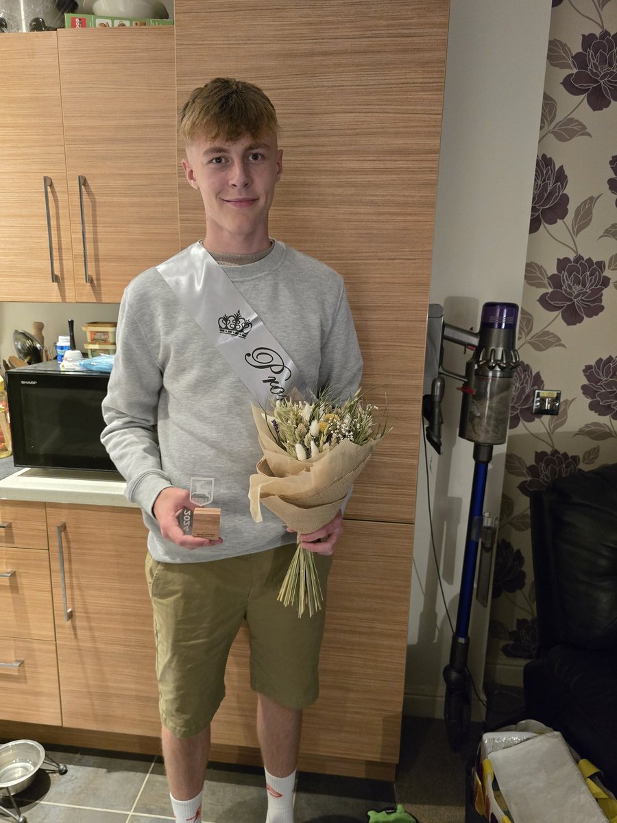 asil_pea's tweet photo. @phillips_jakson @DeneMagnaSchool @denemagnape 
Prom King 🤴 Dene Magna 2024. 
Beyond proud of this boy.
Keep being YOU because you're awesome and it seems I'm not the only one who thinks it! Lol 🤣 #promking #proud #myworld https://t.co/iJIbuzXfz6