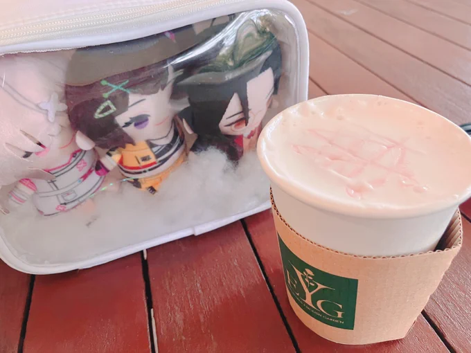 イングリッシュガーデン来たけどまさかの雨 ローズラテ美味しかった 
