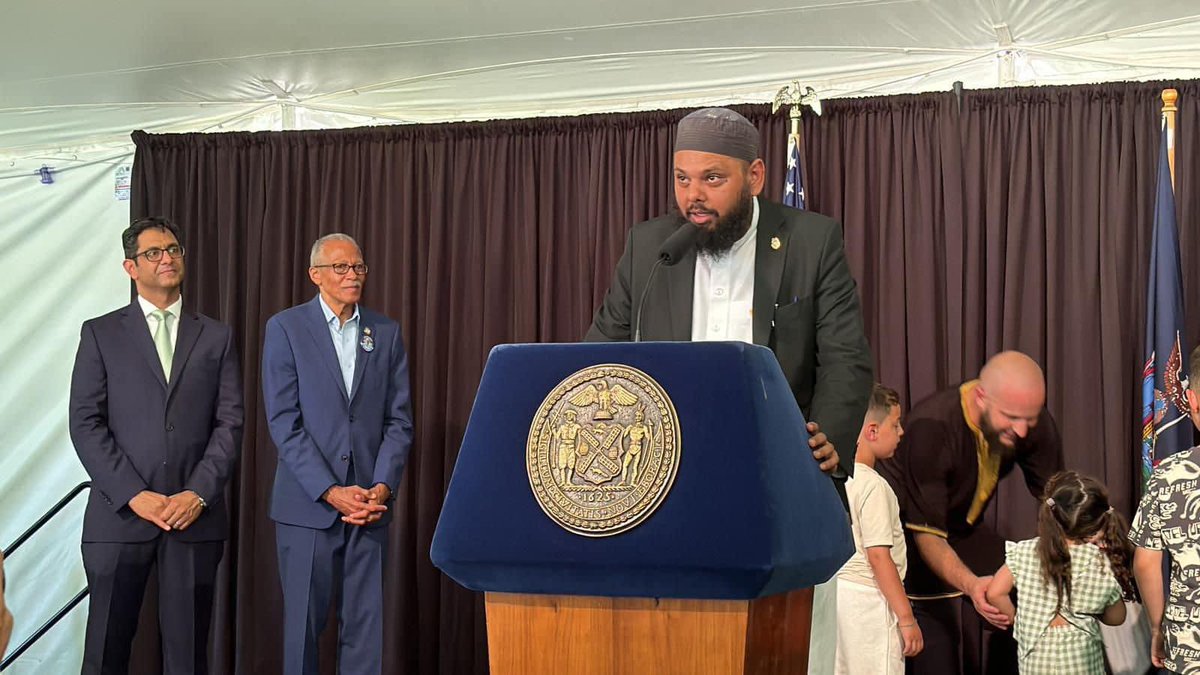 chaplain786's tweet photo. We extend our heartfelt congratulations to an exceptional community leader, Commissioner, Advisor of NY State Assemblyman, Clergy at NYPD, A/NYPD Captain, Chief at USCF, COVID Hero & Imam of Iqra Masjid: Syed @Imamahmedali on receiving this prestigious award from the mayor. 
This recognition reflects not only their tireless dedication and commitment to enhancing our community but also their ability to inspire and unite others toward a common vision. Their leadership has made a significant impact, fostering growth and resilience within our community. We celebrate this well-deserved honor and look forward to their continued contributions.