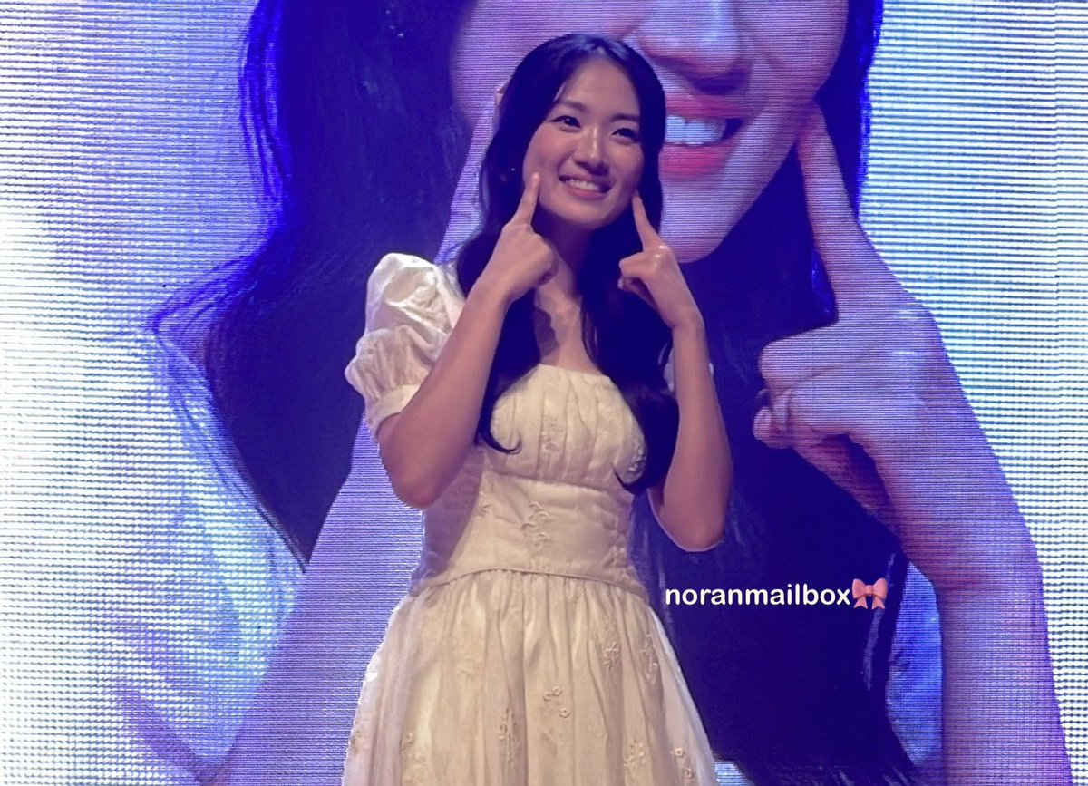 noranmailbox's tweet photo. 너무너무 행복한 시간였어 💖
오래오래 만나자
사랑해 우리 마멜공주님 🎀

#김혜윤 #KimHyeYoon #HyeppinessinSeoul #Hyeppiness https://t.co/eS7dglYaxK