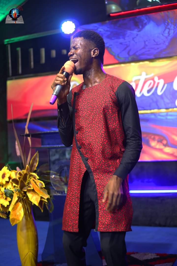 stephen_rich1's tweet photo. Merciful God,thank you for this privilege to serve in this capacity again 🙌🙇Lord am grateful 🙇
#StephenRich
#Son_Of_Man
#MC_Prophetic
#DivinityArena
#InternationalNightOfLiberation https://t.co/YHwaleeIB1