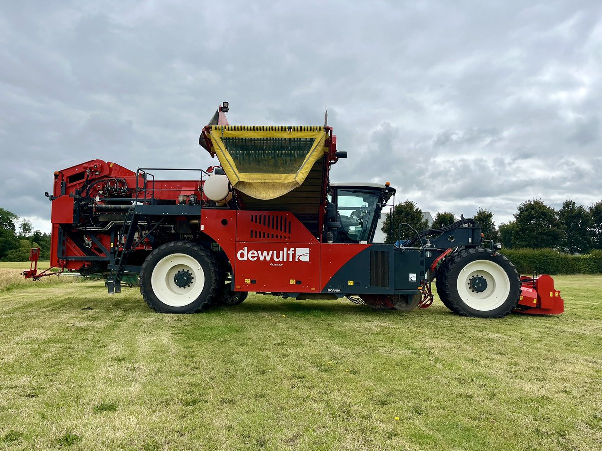 FionaBHutton's tweet photo. @teagasc @TeagascCrops Celebrating 60 Years of Agricultural Innovation at Oak Park – the National Crops Research Centre!

The event  showcases the evolution of crop production over the last 60 years https://t.co/DDOmDEh0jv