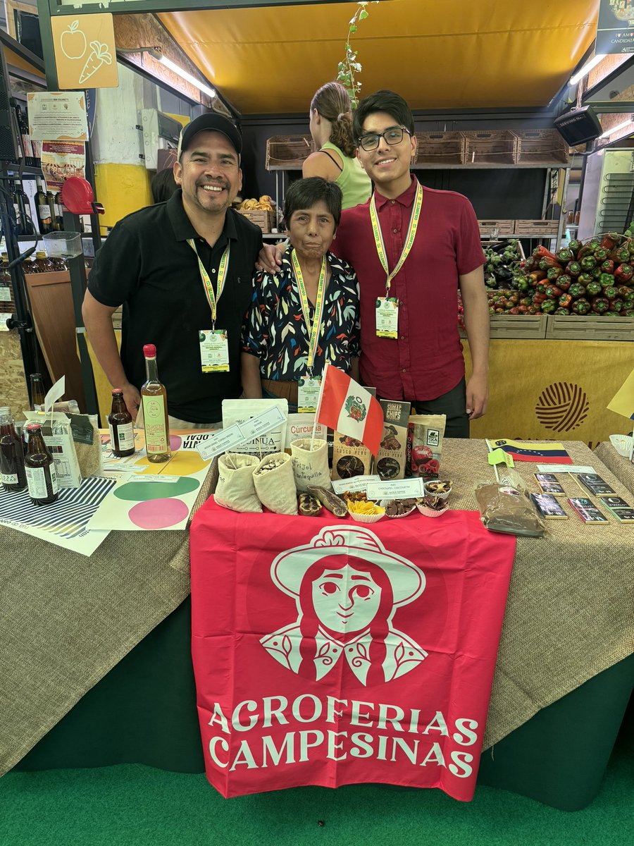 agroferias's tweet photo. Las Agroferias en Roma, en la asamblea anual de las ferias de productores más importantes del mundo! https://t.co/omtIfOTMAX