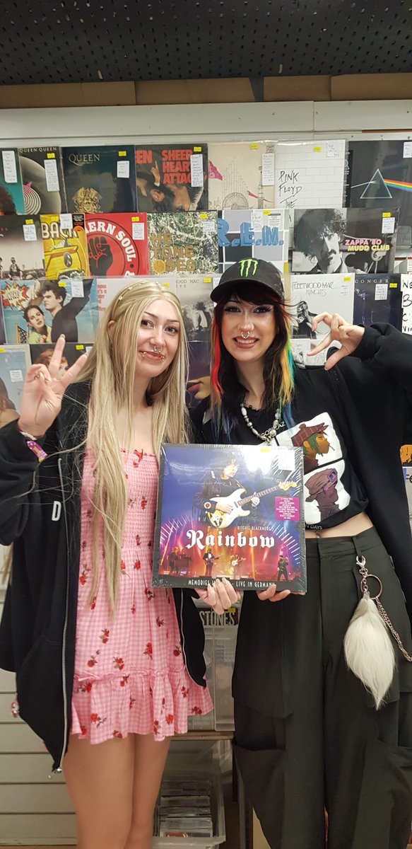 Good morning from Too Damn loud <a href="/LeedsMarkets/">Leeds Markets</a> .We are open till 5pm today at the top of Row G in the 1981 hall so be like these lovely customers and come along and find some great vinyl records.
Can't wait to see you
#vinylrecords  #vintage #music #cds ,#retro