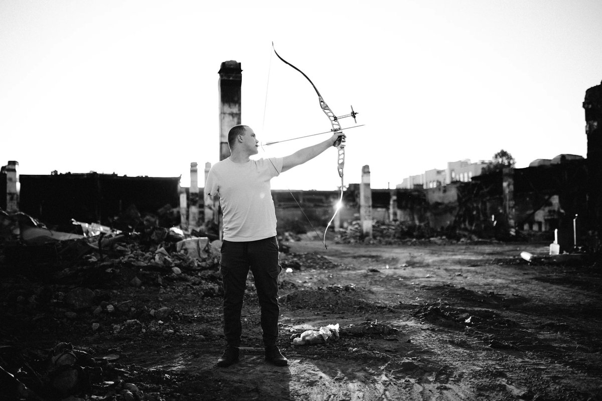 arturakcentx's tweet photo. Знайди в собі сили жити далі.. Ти маєш боротися 🤛
#archery #ukraine #war #chemp #tytanovirehub #arturakcent https://t.co/Hs4Zl6BQUi