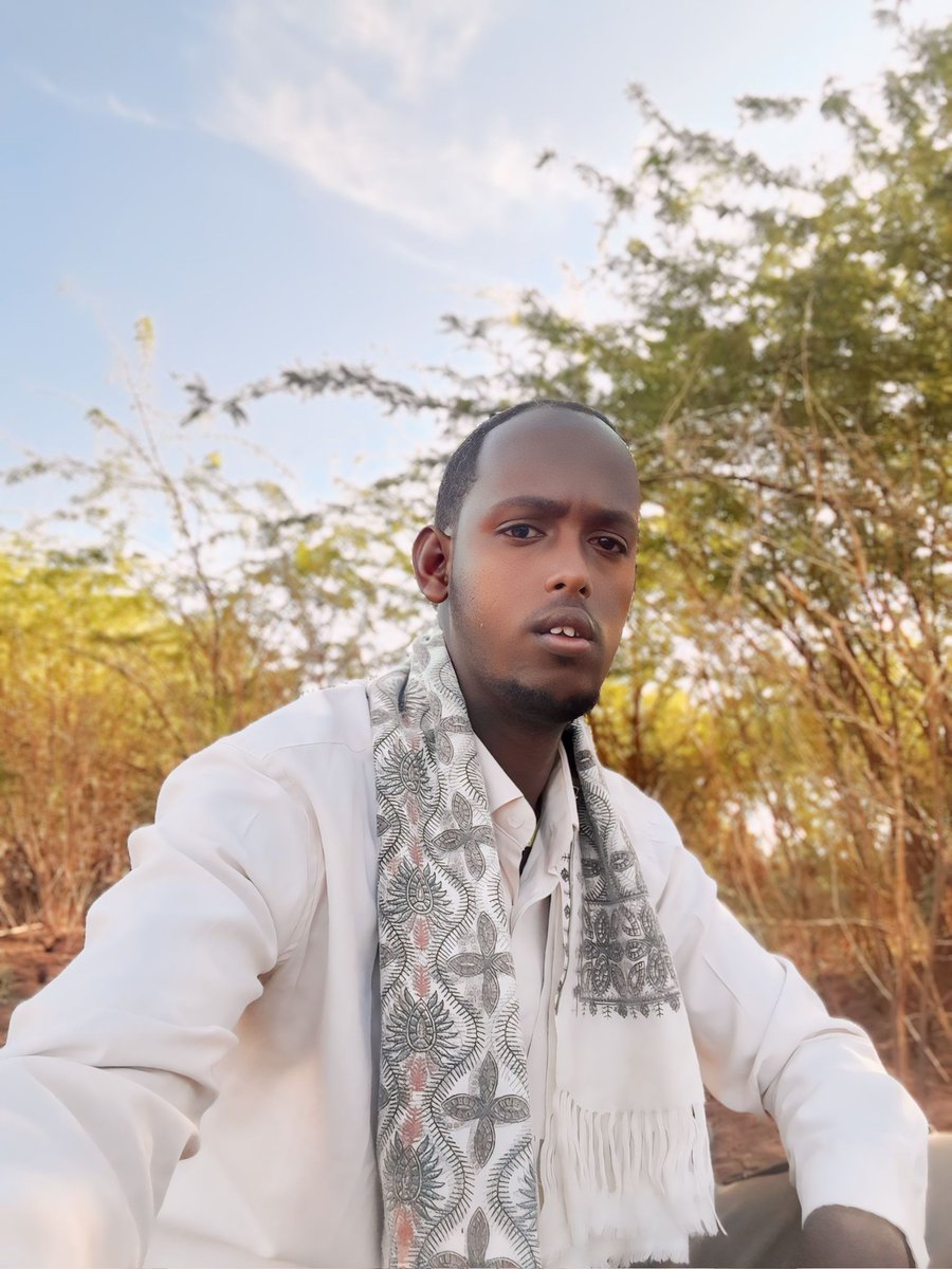 MaxamudTimojil1's tweet photo. Waad salaaman tihiin asxaabta aan kala mashquulney waxaan filaayaa inaad isoo dhaweyn doontaan https://t.co/cx0X1sce9w