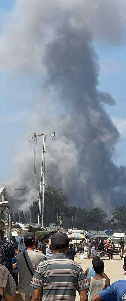 More than 60 killed and 100 wounded in an Israeli airstrike in the al-Mawasi area in southern Gaza's Khan Younis. This is madness.