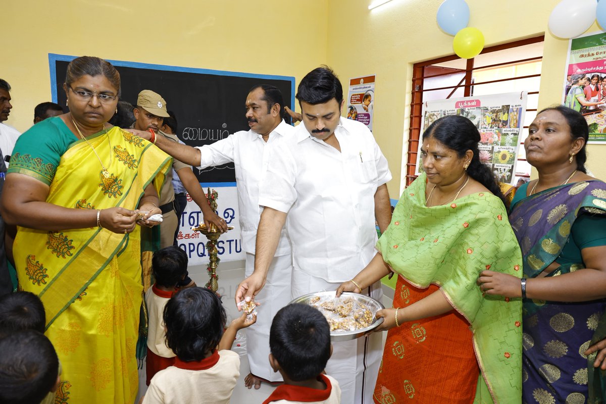 MMathiventhan's tweet image. #Paramathi #Mallasamudram நாமக்கல் கிழக்கு மாவட்ட செயலாளரும் மாநிலங்களவை உறுப்பினருமான அண்ணன் திரு. KRN Rajeshkumar MP., அவர்களின் #MPLAD 2022 - 2023 உறுப்பினர் மேம்பாட்டு நீதியில் ரூ. 15.75 இலட்சம் மதிப்பீட்டில் பரமத்தி வேலூர் சட்டமன்ற தொகுதியில்..