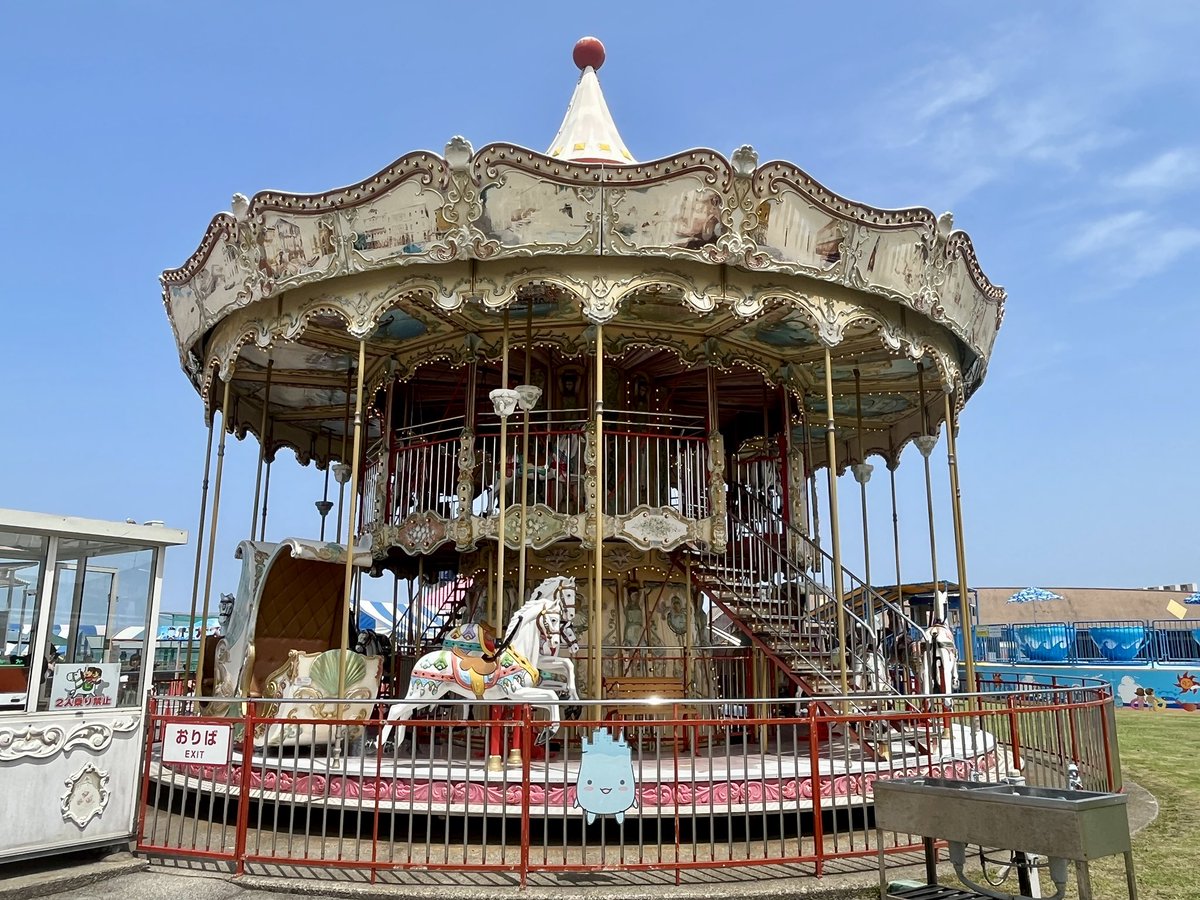 ミラージュランド】(富山県魚津市) 海沿いのメリーゴーランドで夏の風