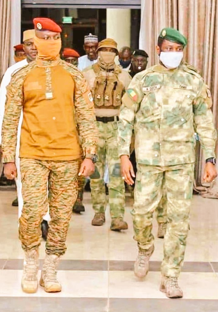 IdrissYal50368's tweet photo. 🔵En Afrique🌍 du monde Occidentaux🇪🇺 quand un pays veut prendre son Indépendance, sa Liberté et sa souveraineté tu est #Pro_Russe🇷🇺. Parceque tout simplement pour t'empêcher d'avancer. Mais l'#AES avance et personnes ne pourra nous contrés 🇳🇪🇧🇫🇲🇱🙏💪 https://t.co/ZS6QCCYwAs