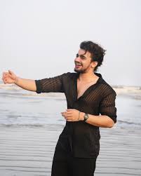 RevatiraoV's tweet photo. BBOTT3 HERO VISHALPANDEY https://t.co/9hcsGOFWcB