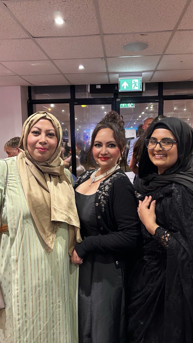 MsRoserHawkins's tweet photo. Celebrating diversity and inclusion @leamanorschool with this beautiful team at the #REND dinner @ChilternLT 
Very proud to be a part of this group of inspirational women 👏🏼 

#REND @ChilternLT @MsZShah @Sa4bha_A @LiliKhanom2 @shahmathsuk https://t.co/xjkJR11ArK