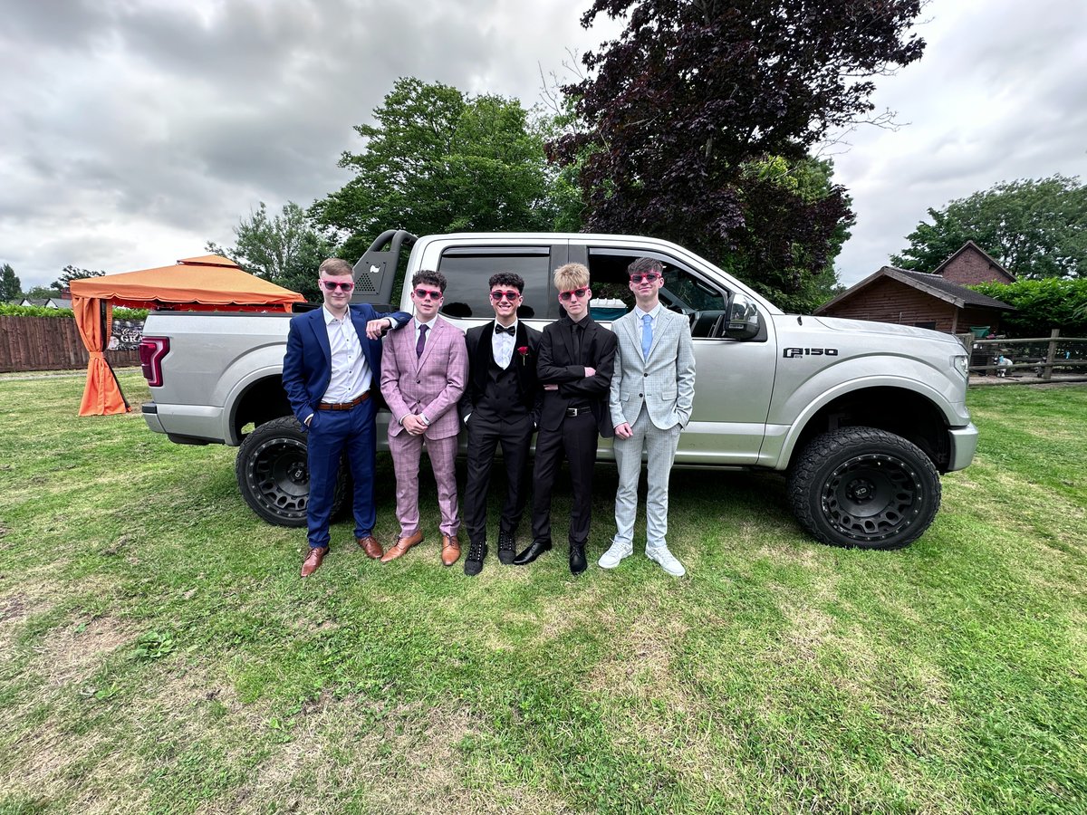 Class of 2024 HIA repping <a href="/CommaOilUK/">CommaOilOfficial</a> sunglasses and the whip courtesy of <a href="/taylexgroup/">Taylex Group</a> Thanks to both of these companies for playing a part in this amazing prom day for these lads. 🙏