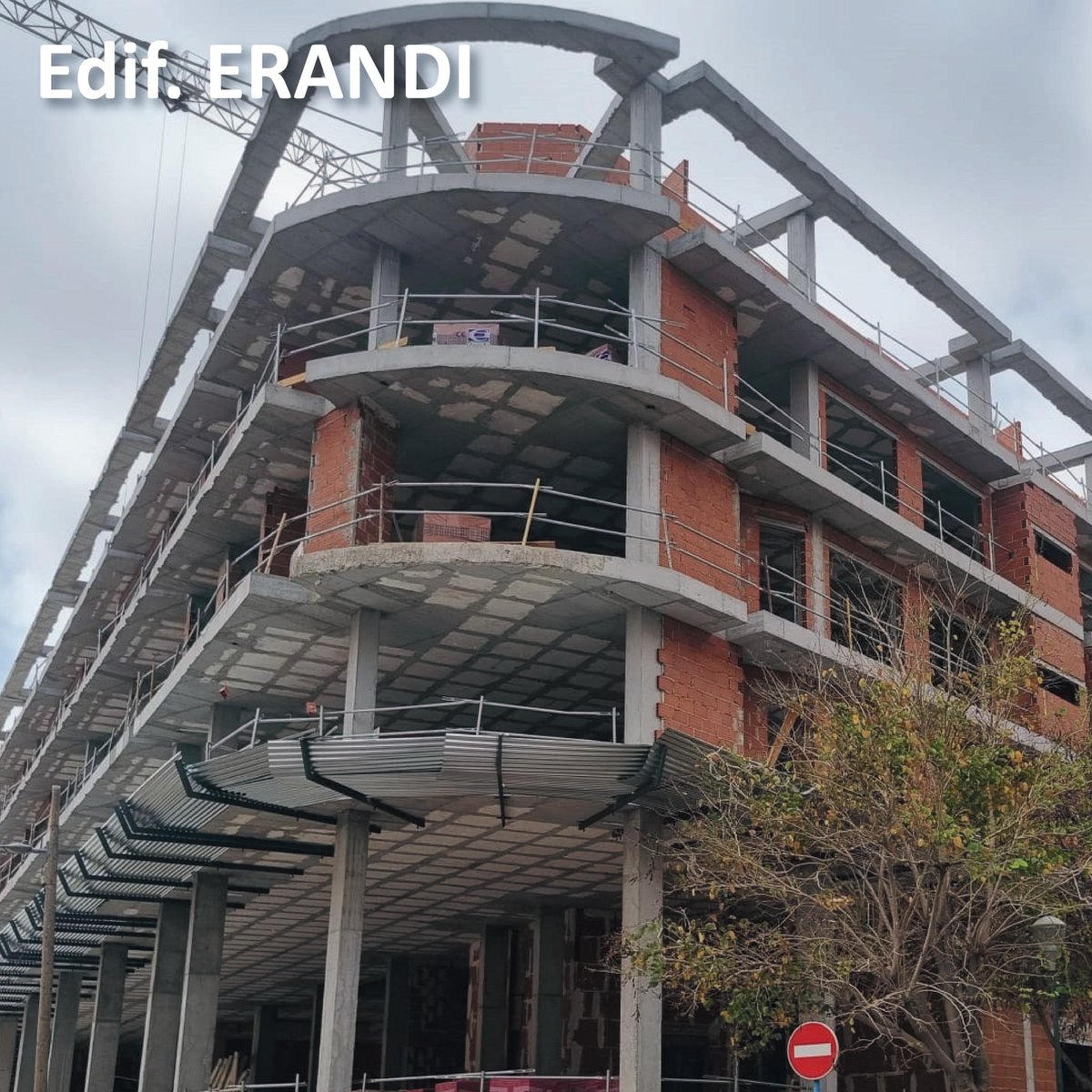 edificio_Erandi's tweet photo. La construcción de estas nuevas viviendas en Alicante avanza según lo previsto, con una fecha de entrega programada para junio de 2025. ¡Solo quedan 2 viviendas disponibles! https://t.co/EvajA3CMEI