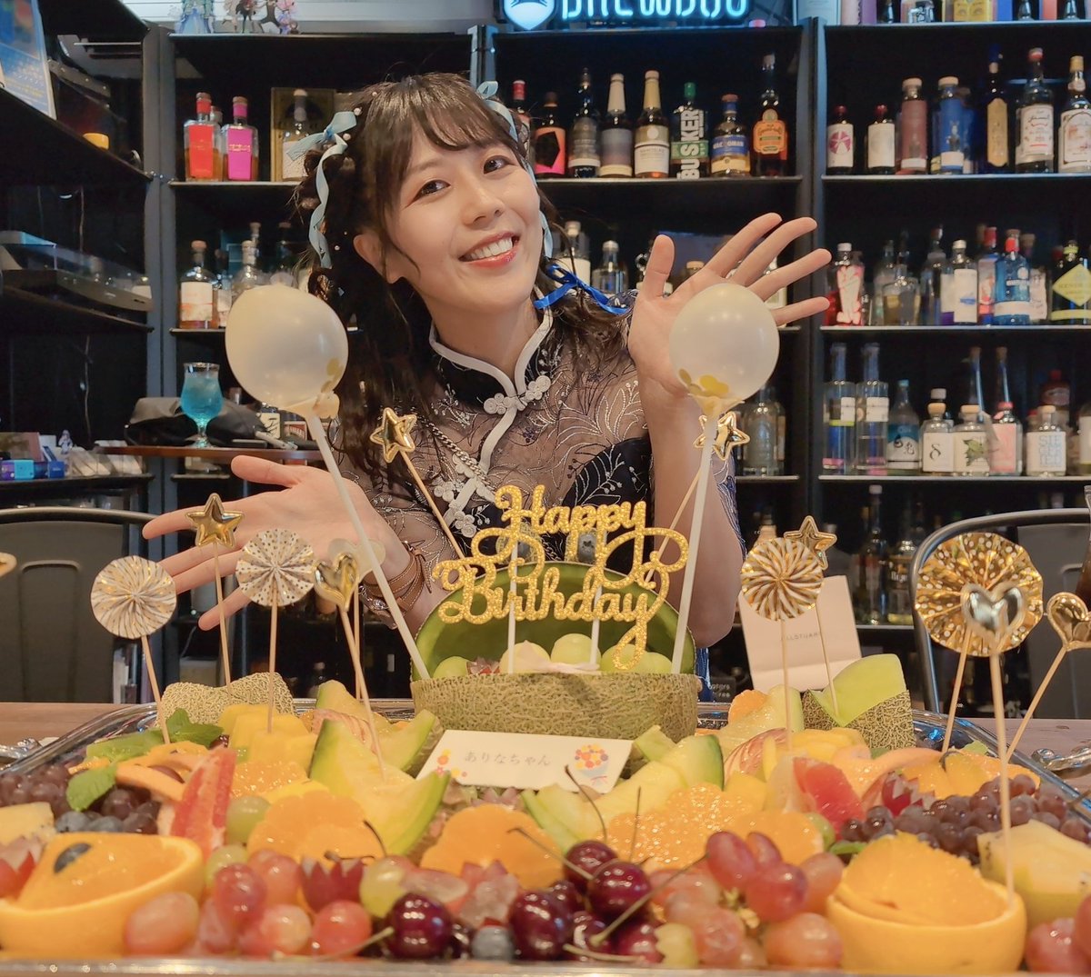 koube_ruru's tweet photo. 今日はありなちゃん誕生日オフ会だったの😆
みんな忙しいし暑いのに、来てくれてありがとう♥

やっぱり会えるだけでパワーもらえるし、こういう時間が1番大事だよね✨

ありなちゃんの限定ステッカーとキーホルダーGETしたよ🥰可愛すぎる✨

あと、みてみてー！誕生日ケーキ焼いてみたの😆 https://t.co/BOkVjEGwWr