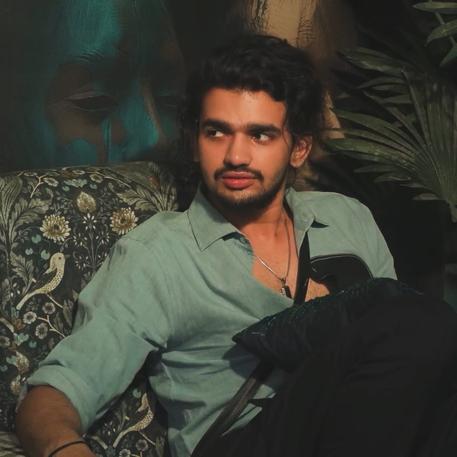 RevatiraoV's tweet photo. BBOTT3 HERO VISHALPANDEY https://t.co/mswY774Bc4