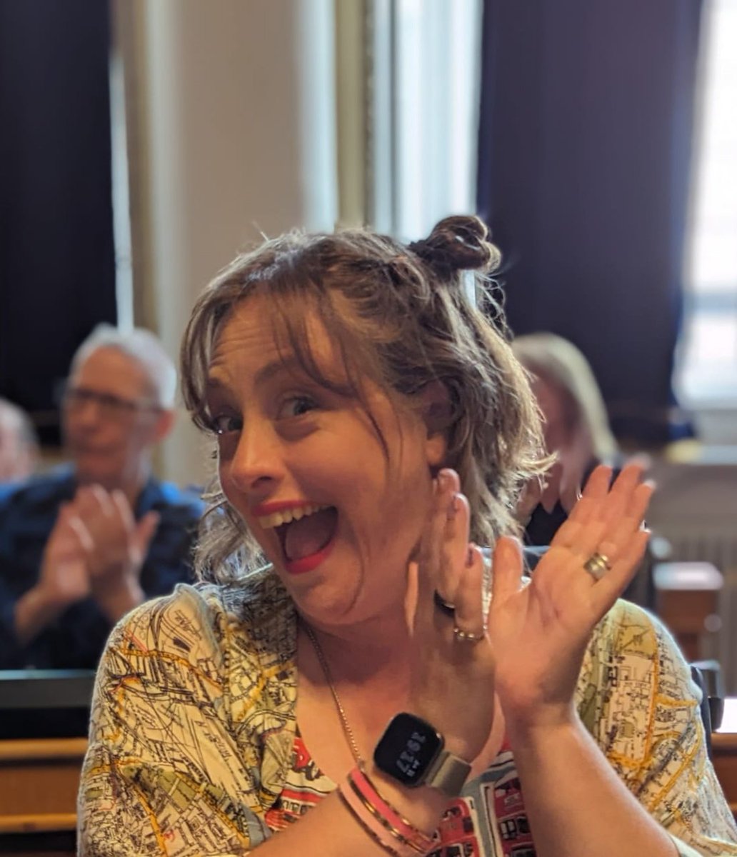 GuidesLambeth's tweet photo. How happy do our new Graduates and supporters look at the Mayor’s  Presentation of Certificates &amp; Badges Ceremony this week ! 

🎉🍾🥂🙂 👏👏

https://t.co/06UobCfxis

#doingLambethWalks 🚶‍♂️ 🏅 🚶‍♂️ 🏅 🚶‍♀️ 🏅 🚶‍♂️  🏅 🚶‍♀️ https://t.co/OoeswavkfW
