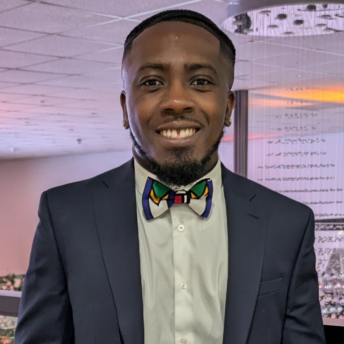 When my parents brought me this colourful bow tie back from South Africa, I thought, "It's nice, but when will there ever be a suitable occasion for it?"

And then #REND came along...