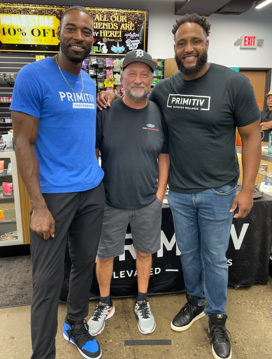 jamesxxcc's tweet photo. These guy's are the best! #primeitiv #calvinjohnson #robsims https://t.co/lEVVCjhP8k
