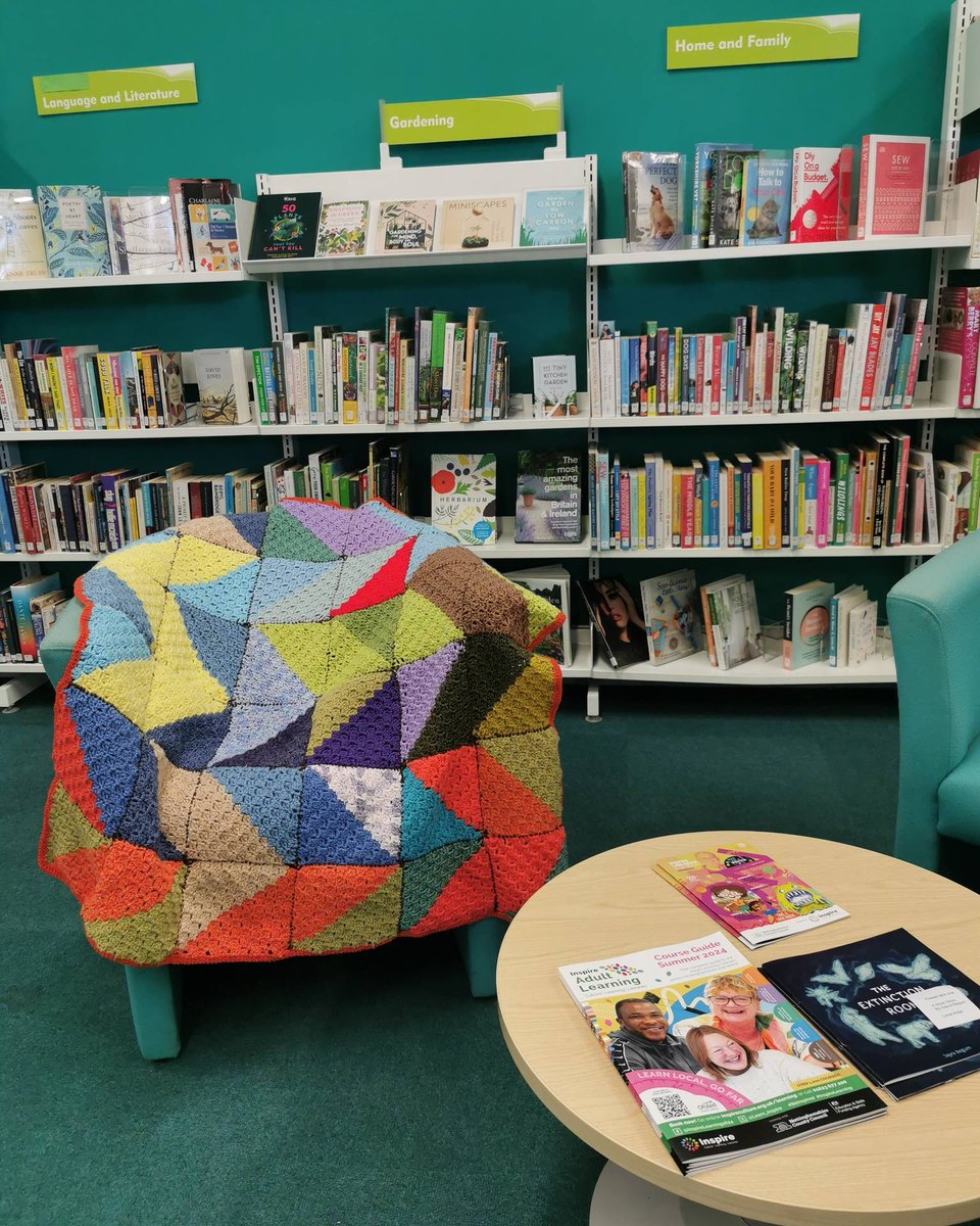 NottsLibraries's tweet image. Your knitting skills are transforming our libraries into cosy spaces 🤩  

Want to help us sew more Care Squares into blankets for people in care and hospital settings? 🧶 

Join us at an upcoming blanket-a-thon: bit.ly/4b4fQBe

@yhnotts @NSDCouncil @CreativeLivesCL