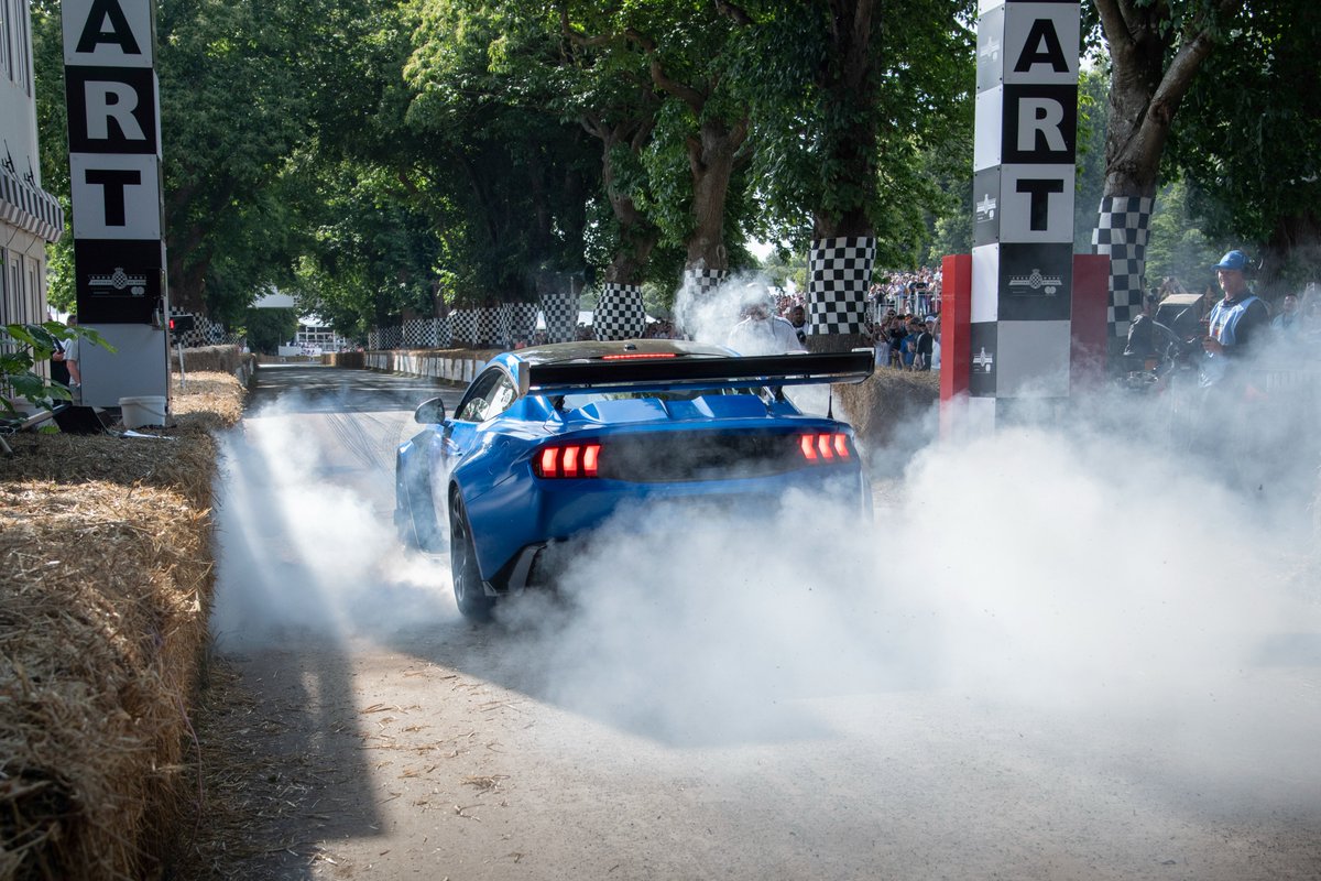 Ford News Europe (@fordnewseurope) on Twitter photo Start or Art?
The Ford Mustang GTD got pulses racing as it put its huge capabilities to the test on <a href="/fosgoodwood/">Goodwood FOS</a>'s Hillclimb.
#FordMustang #FoS #Goodwood
*Closed course. Professional driver. Do not attempt. Start or Art?
The Ford Mustang GTD got pulses racing as it put its huge capabilities to the test on <a href="/fosgoodwood/">Goodwood FOS</a>'s Hillclimb.
#FordMustang #FoS #Goodwood
*Closed course. Professional driver. Do not attempt.