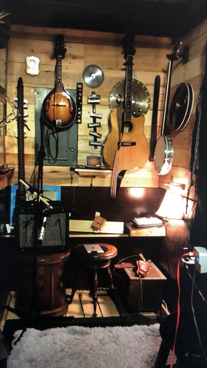 delaroache's tweet image. My workshop where I did periscope 🥲 #periscope